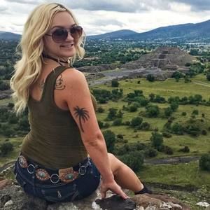 Meet your Posher, Kimberly